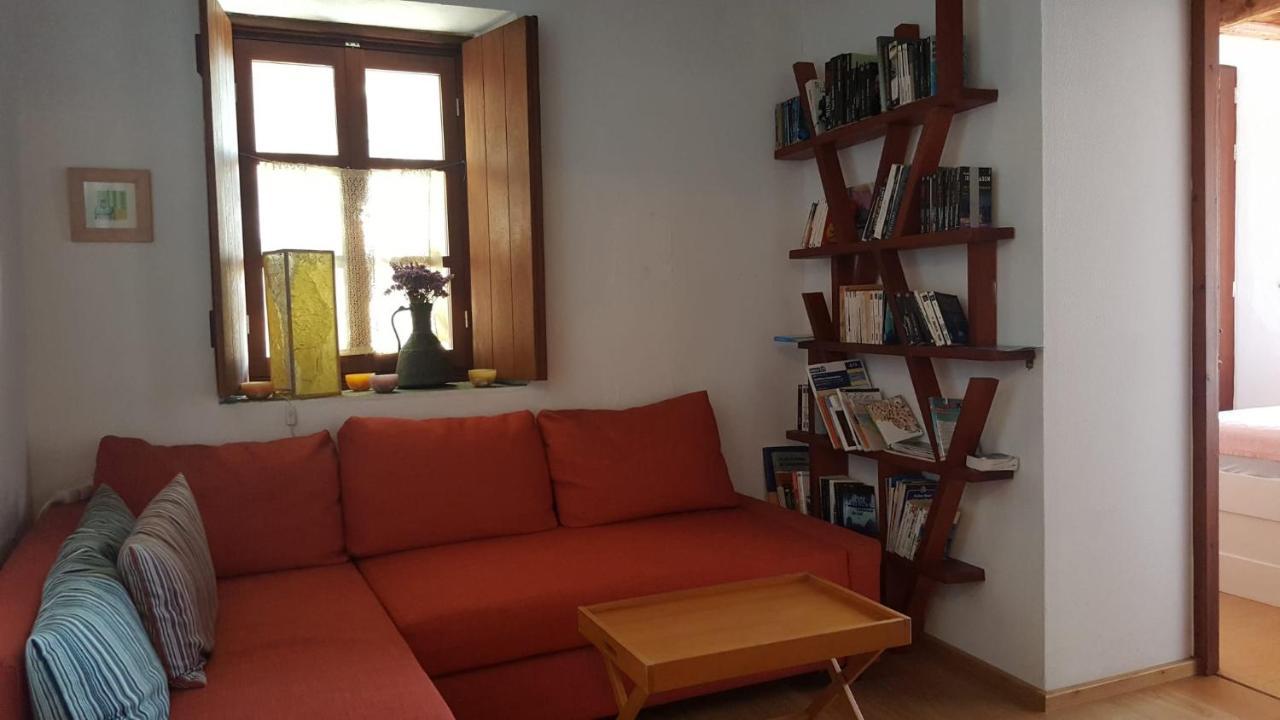 Athina Guesthouse Монемвазия Экстерьер фото