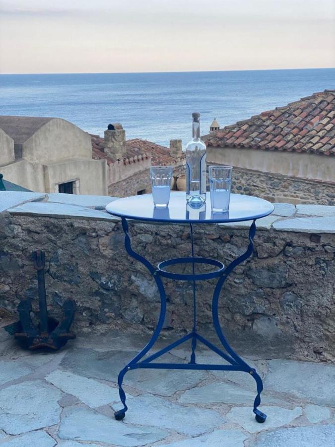 Athina Guesthouse Монемвазия Экстерьер фото